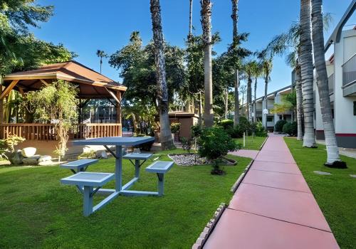 Bakersfield Hotel | SureStay by Best Western Bakersfield Central