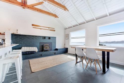 Old Town House | Surfer's Paradise