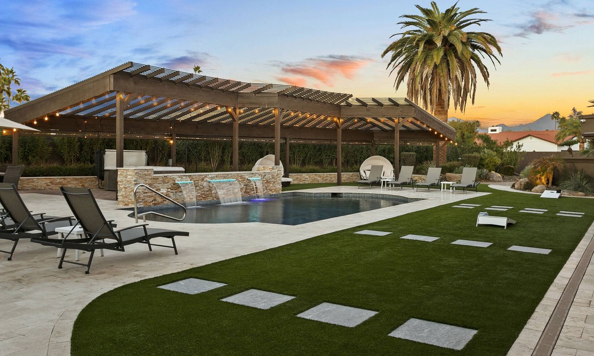 Buenavante House | SWSS 7BR RnR Estate | Pool, Hot Tub, Waterfall, Fire Table & Games