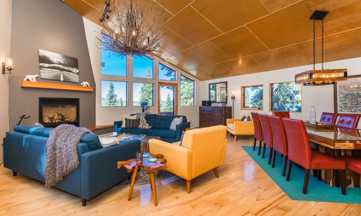 Truckee House | Tahoe Donner Luxury, Sleeps 14, Hot tub, 3100 sqft