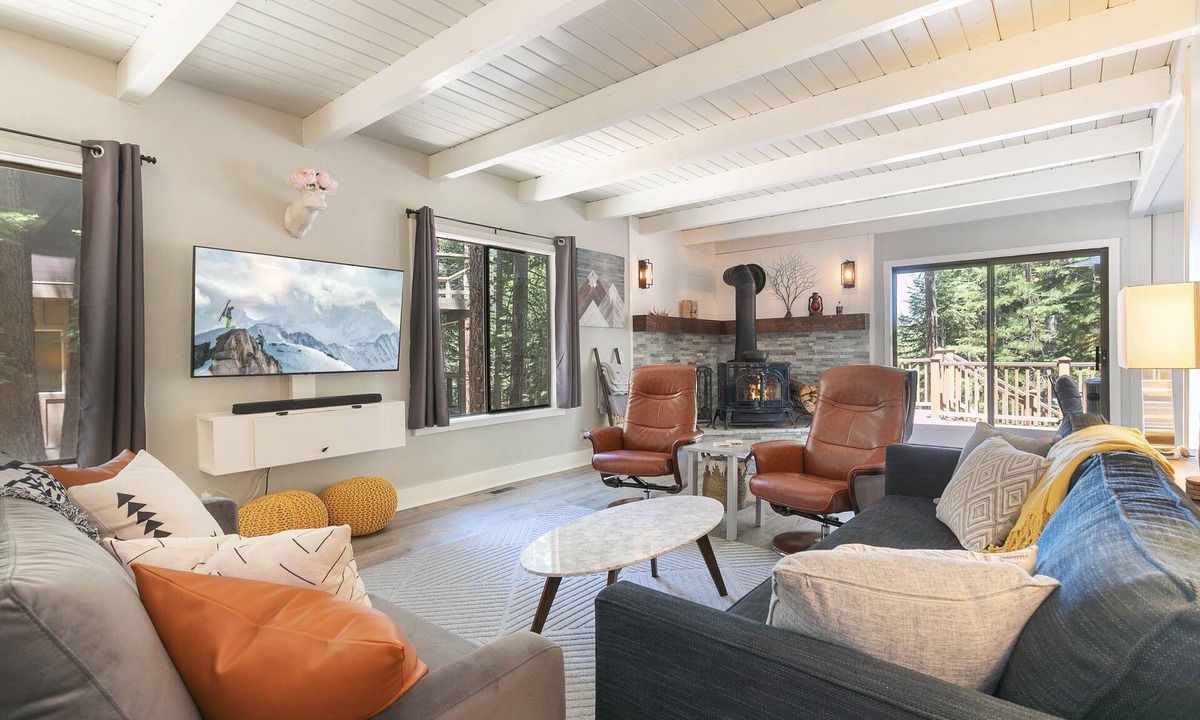 Truckee Cabin | Tahome Lodge - Dog Friendly Retreat with Private Hot Tub, Remote Workspace, Near Hiking