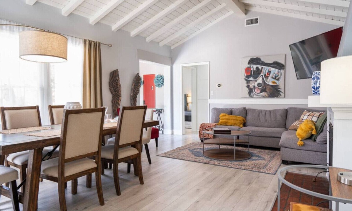 NoHo Arts District House | TASTEFULLY RENOVATED 4BR HOME with PRIVATE PATIO in NoHo ARTS DISTRICT p13
