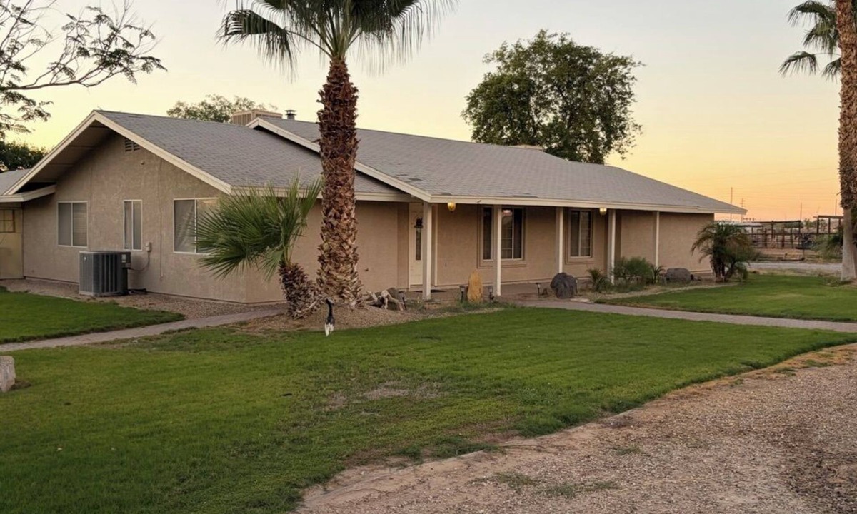 Yuma House | Terrific 3-bedroom house in sunny Yuma.