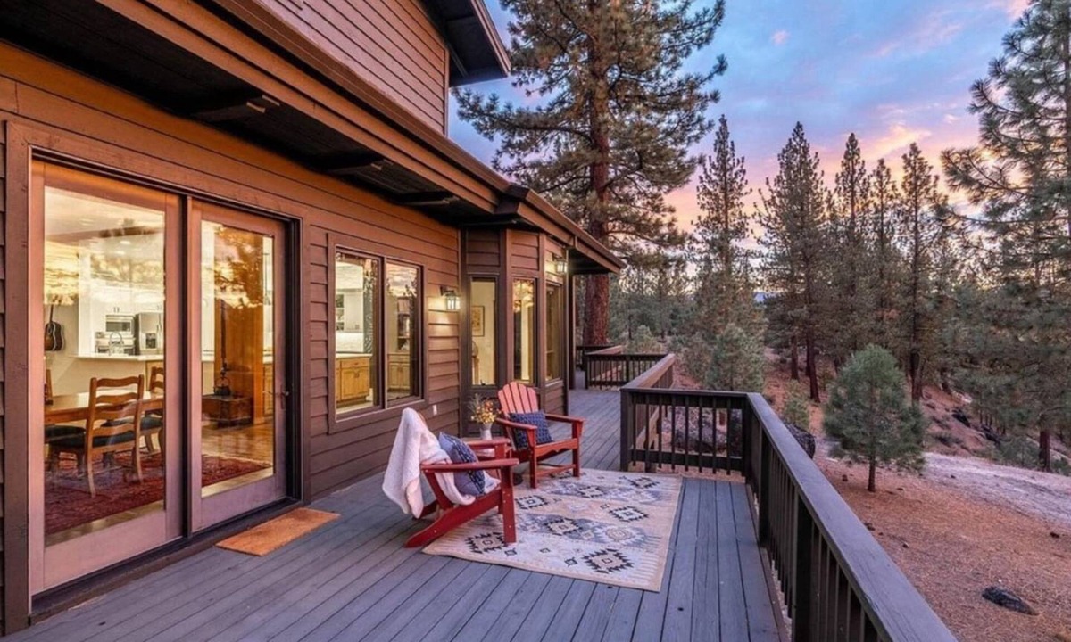 Gold Mountain House | The Alpine Vista | Pets | Couples | Golf | Nakoma