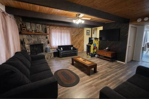 Sugarloaf House | The Angel Lodge