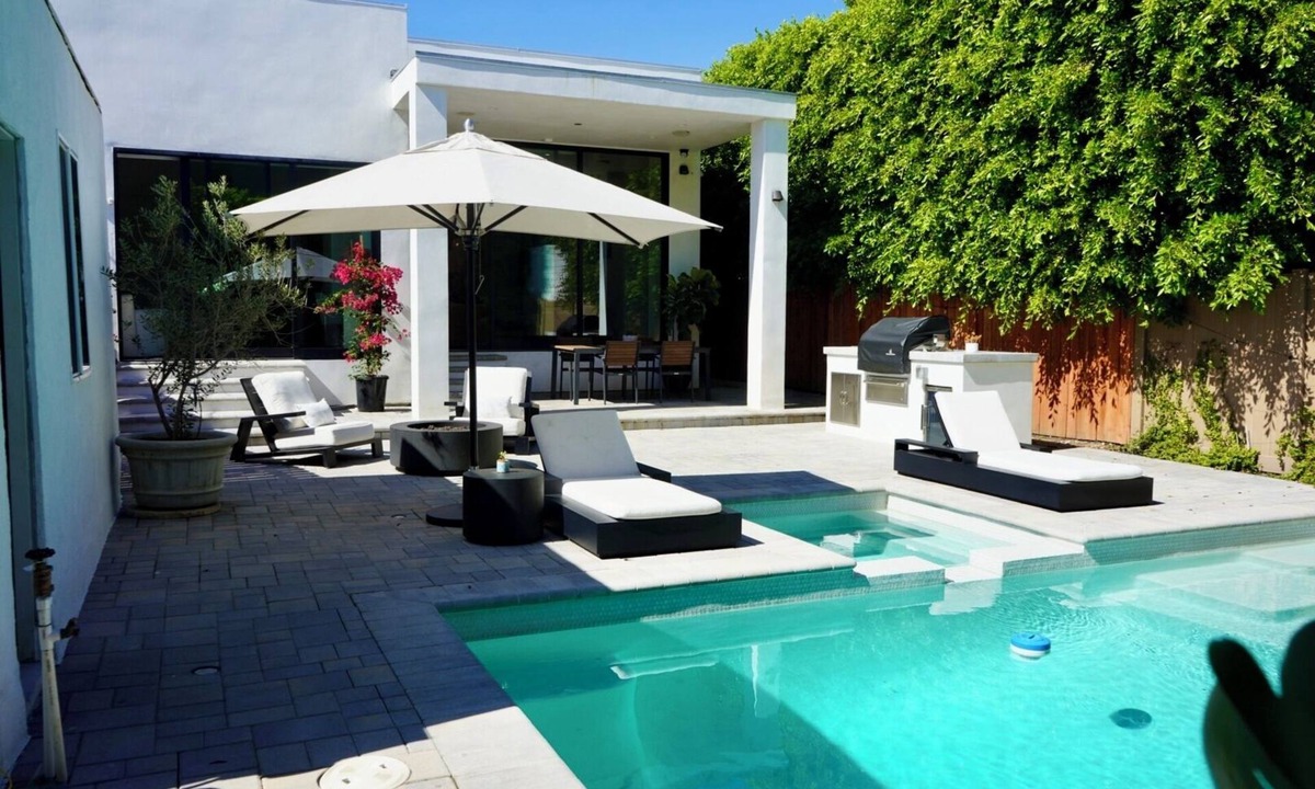 Fairfax District House | The Hollywood House Private Pool & Spa Modern Retreat.
