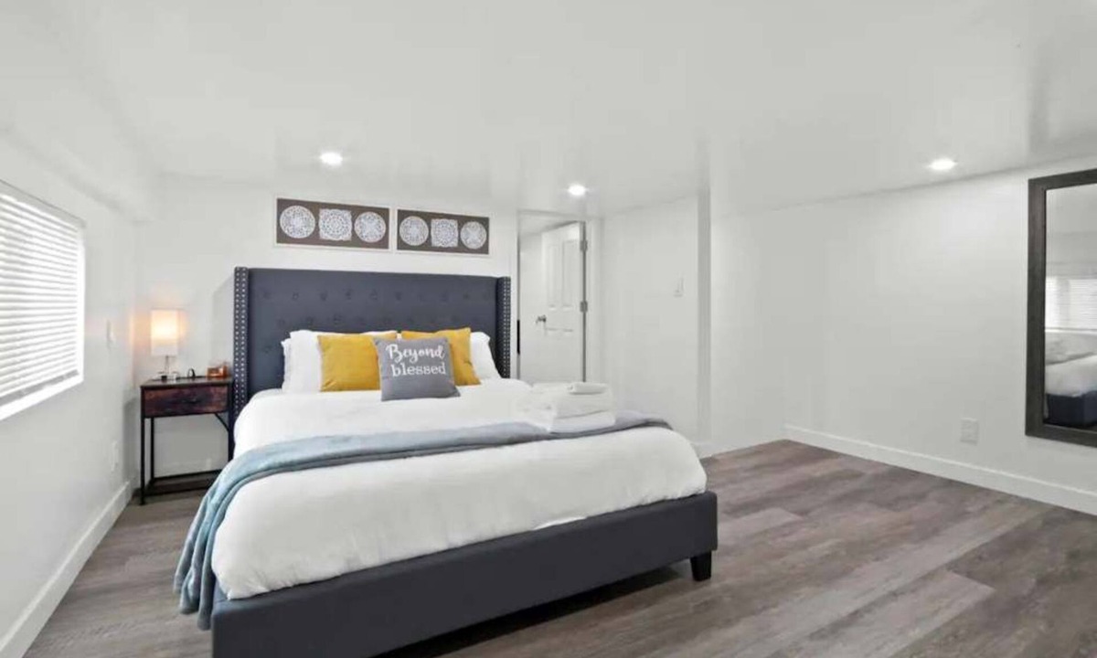 Huntington Park Apartment | The Metro Loft Retreat