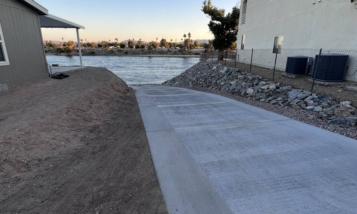 Mohave Valley House | The One More On the water with semi private beach and launch