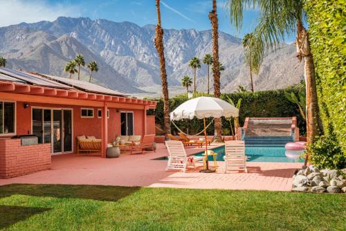 Racquet Club West Villa | The Pink House - Palm Springs Gem with Private Pool & BBQ