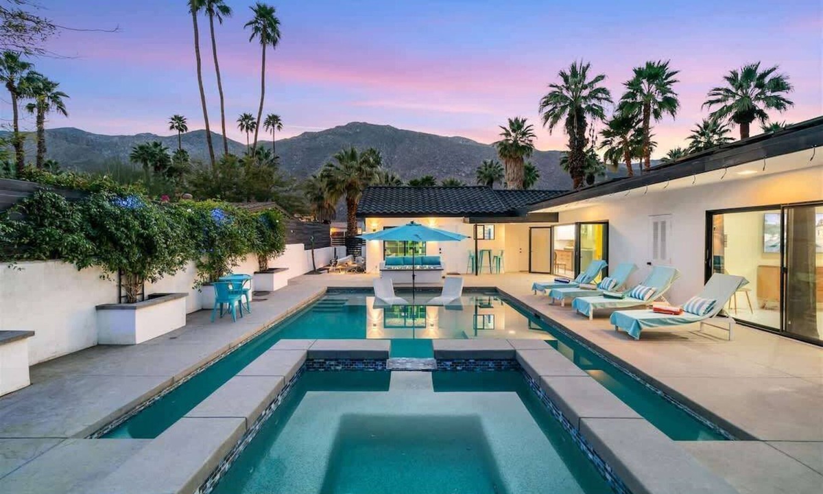 Warm Sands House | The Retro Radiance PS