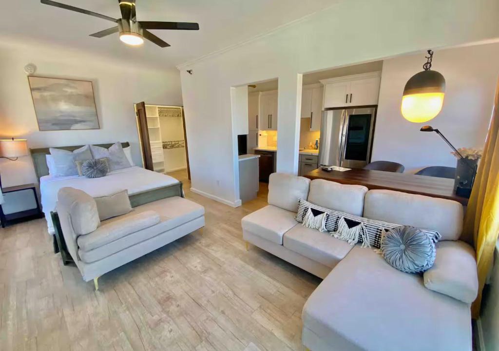 Fort MacArthur Apartment | The Riviera No18