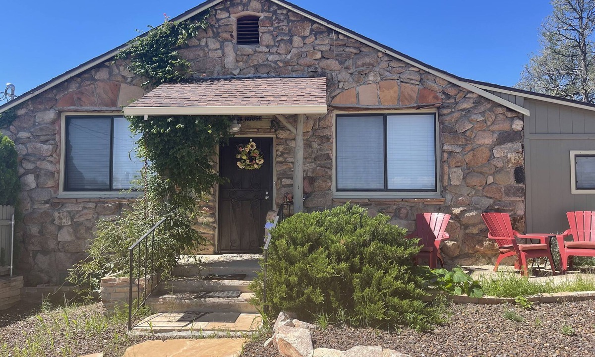 Prescott House | The Rockhouse @ Rustic Ridge in Granite Dells