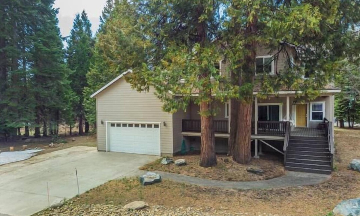 Shaver Lake Cabin | The Trailhead · AC, Hot Tub, Hikes!