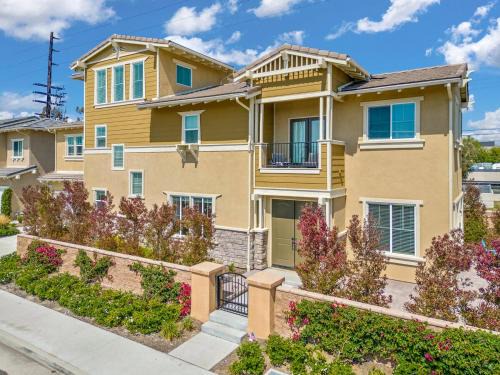Harbor Gateway South House | Torrance Downtown Spacious 5Bedroom 4bathroom House Free Parking WiFi Near Harbor UCLA SpaceX