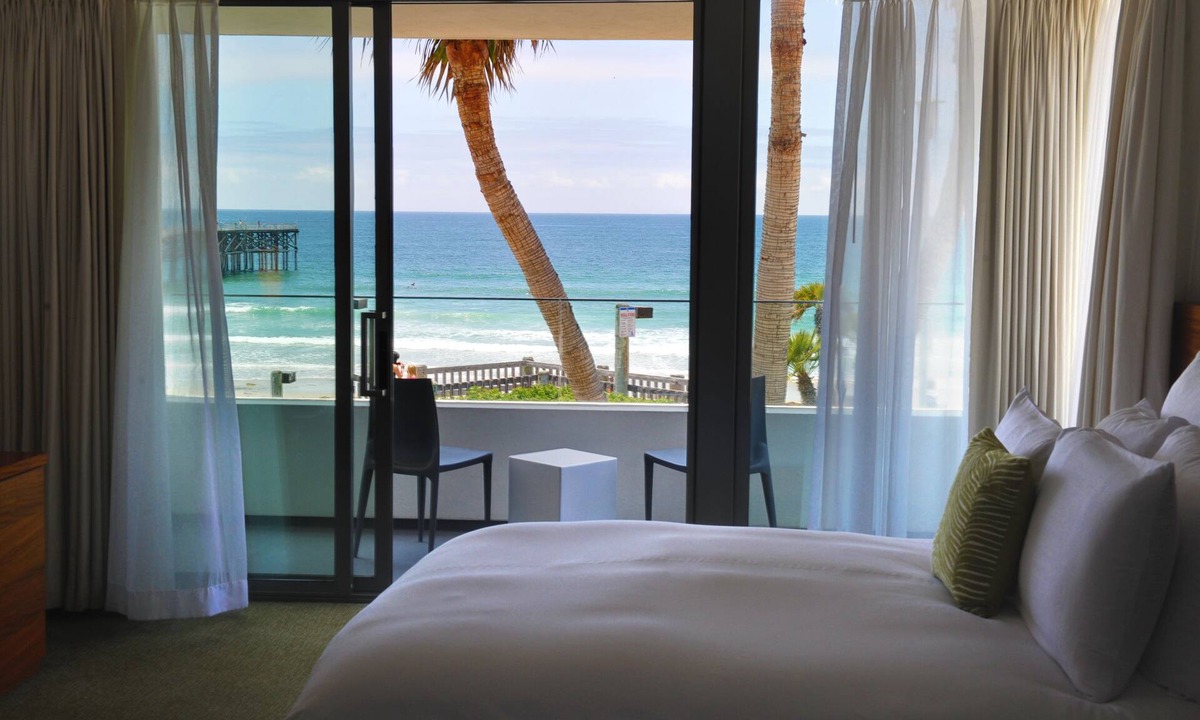 Pacific Beach Hotel | Tower23 Hotel