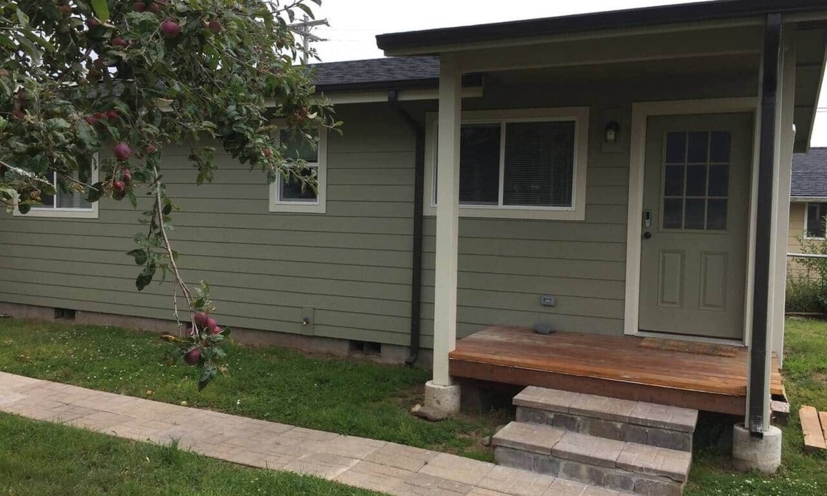 Crescent City North Cottage | Trade Winds #1 Near The Beach