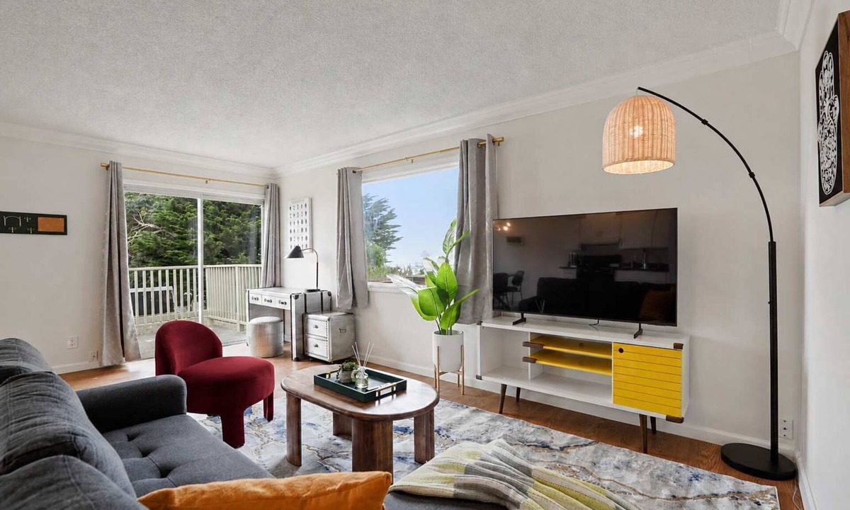 Pacifica Apartment | Tranquil 2BR with Coastal and Mountain Views in Pacifica Near Beach & SF