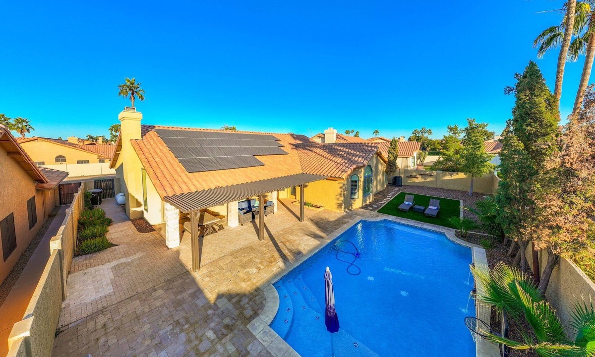 Island at Ocotillo House | Tranquil Retreat at Ocotillo, 4BD, 2.5BA, Huge Pool With Heater, and Pool Table.