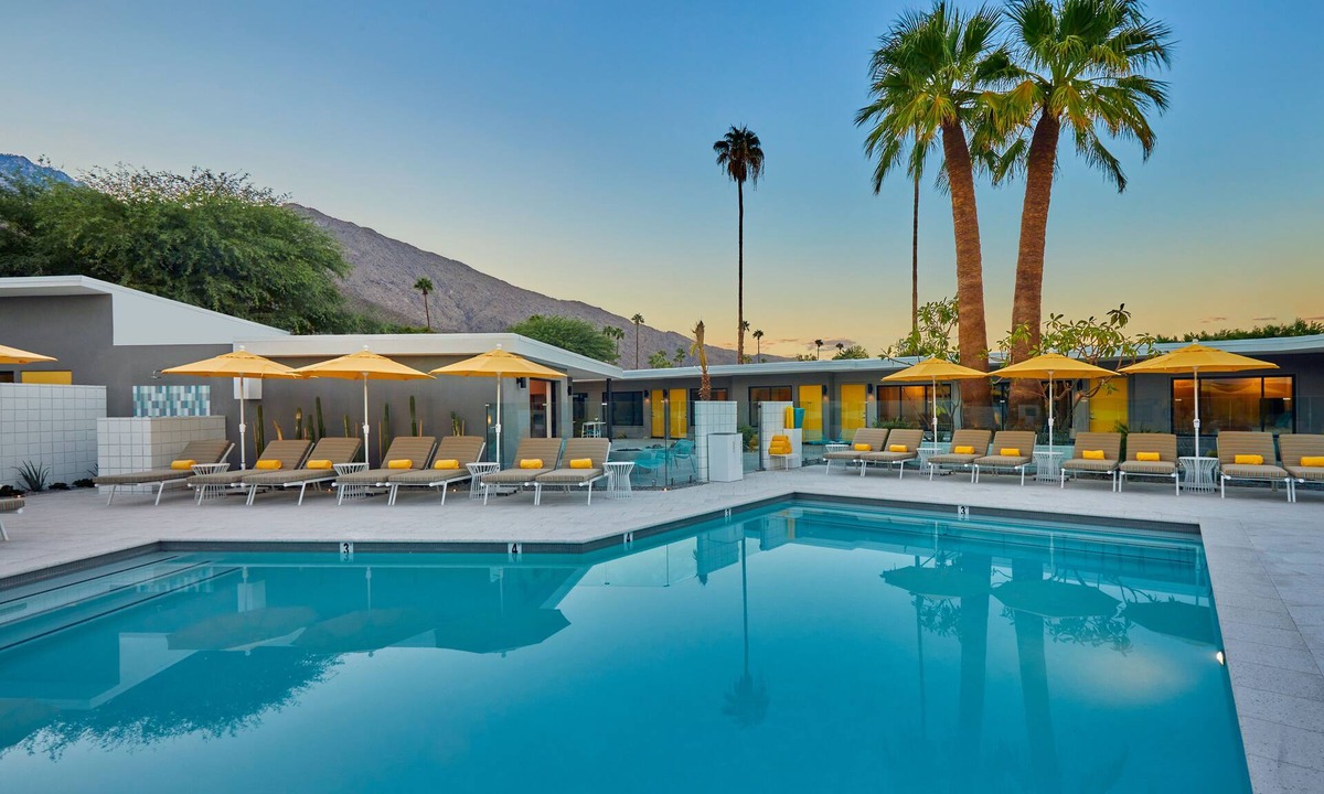 Twin Palms Hotel | Twin Palms Resort - A Gay Men's Resort