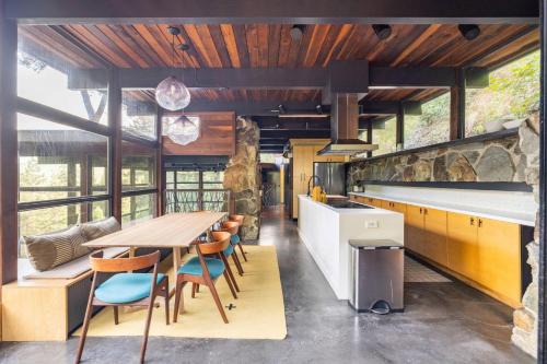 Mill Valley House | Two Creeks Treehouse