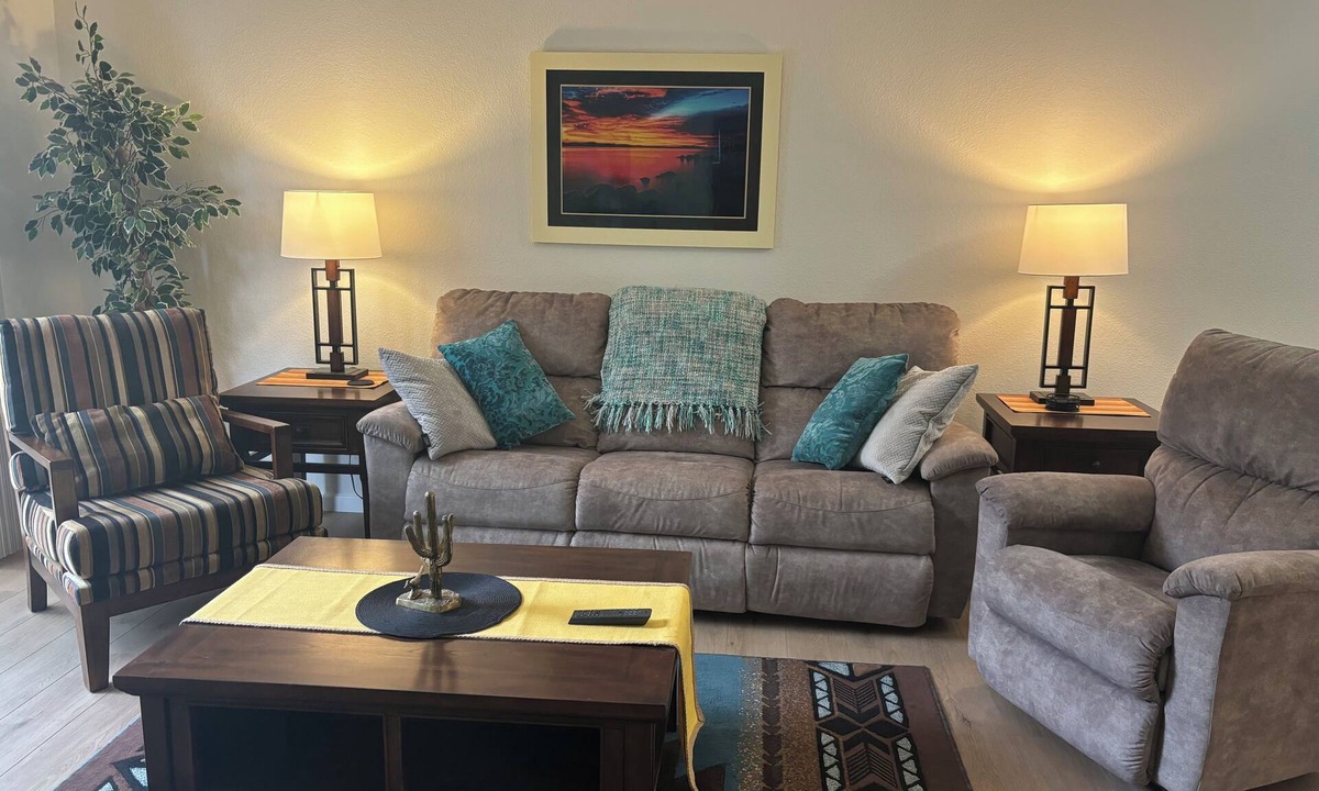 Superstition Lakes Condo | UPGRADED 1ST FLOOR 2 BEDROOM, 2 BATH, FOUNTAIN VIEW, PATIO, STEPS TO POOL & SPA