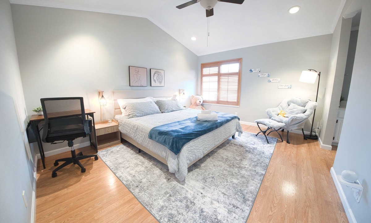 Lake Area House | Upgraded 2BR Newark Home w/AC | Near Tesla