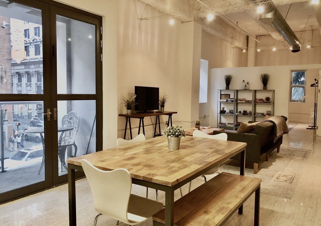 Historic Core Apartment | Upscale Corner Loft in Historic Core with Rooftop Pool and Loungue