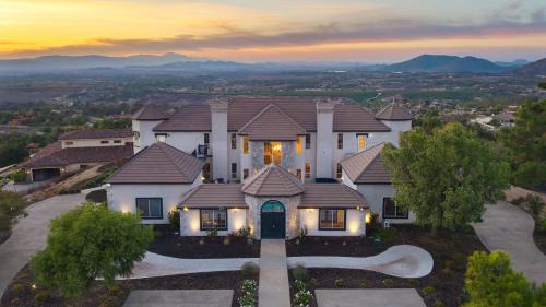 Temecula House | Via de Oro Estate by AvantStay