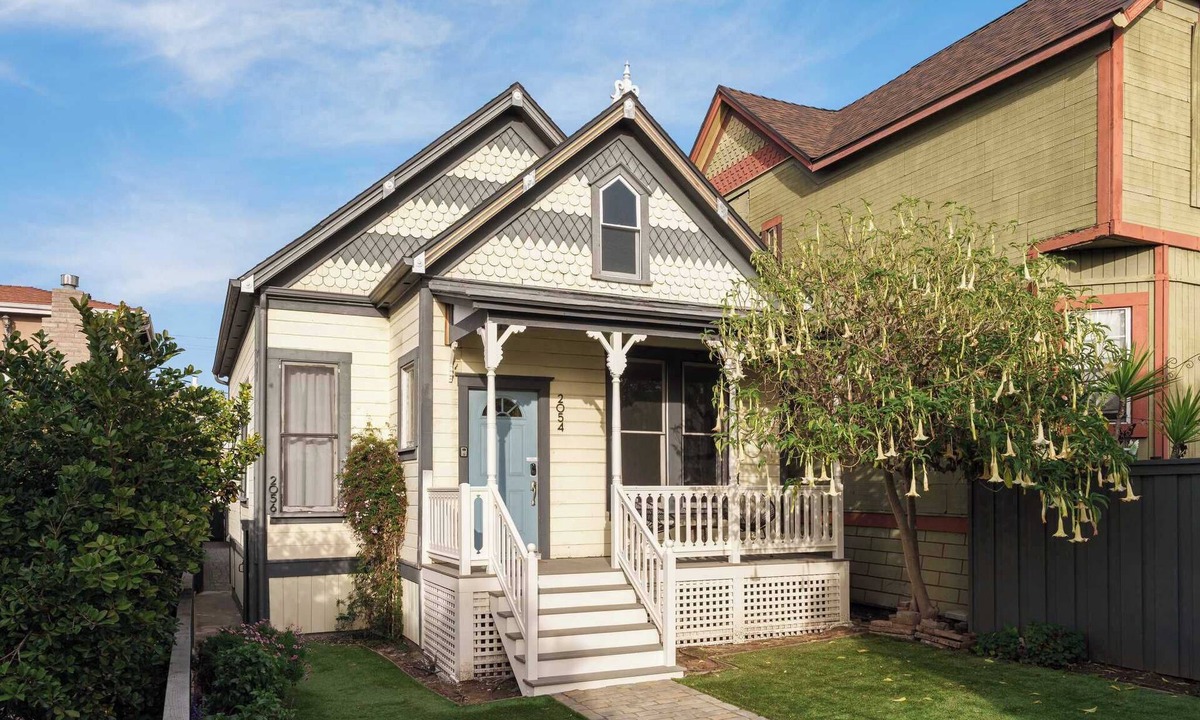 Logan Heights House | Victorian Retreat in Barrio Logan- 1mi to Downtown