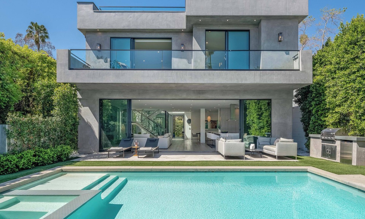 Beverly Grove Villa | Villa Bond by LuxJB 🏆 Design Award-Winner 🏆 Heated Pool & Jacuzzi