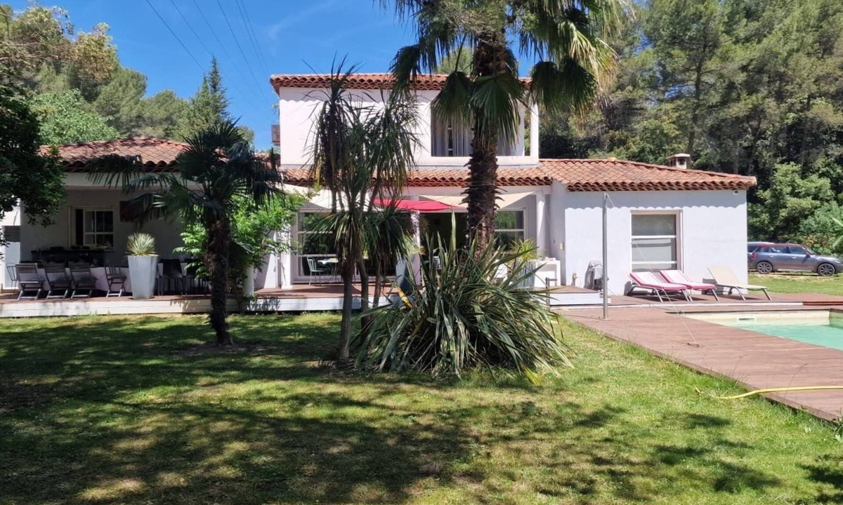 Les Accates Villa | Villa de standing piscine 4-bedroom villa with WiFi, AC in fantastic Marseille