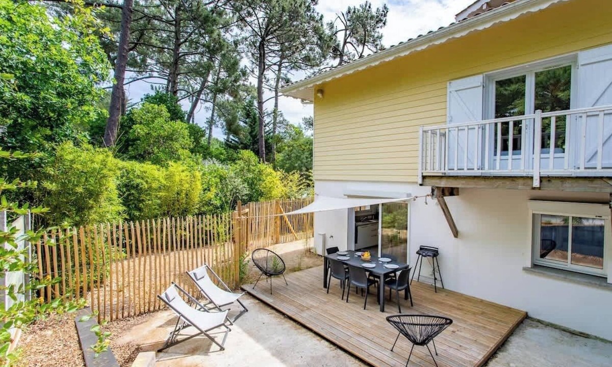 Le Canon Apartment | Villa des Sables: La Vigne, 100m from the beach.