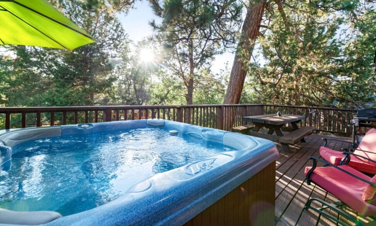 Upper Moonridge House | Villa Grove: 2 miles to Bear Mountain Ski Area, Fully Fenced Family Cabin w Hot Tub & Playground