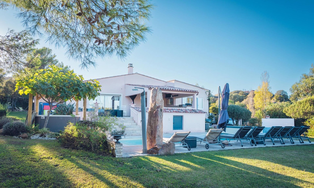 Porto-Vecchio Villa | Villa La Chiappa Seaside heated pool, Spas, air conditioning, Petanque court