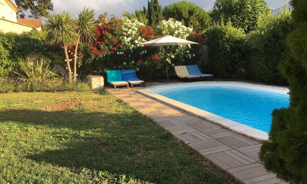Les Baumettes Villa | Villa with a private pool and a view of the hills. Air-conditioned.