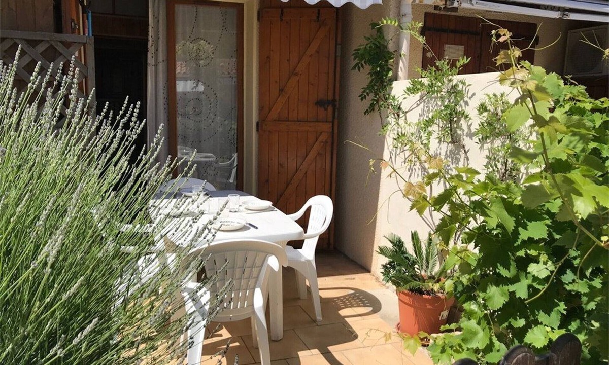 Port Leucate Villa | Villa with Loft and Cabin for 4 People in Port Leucate, Parking included