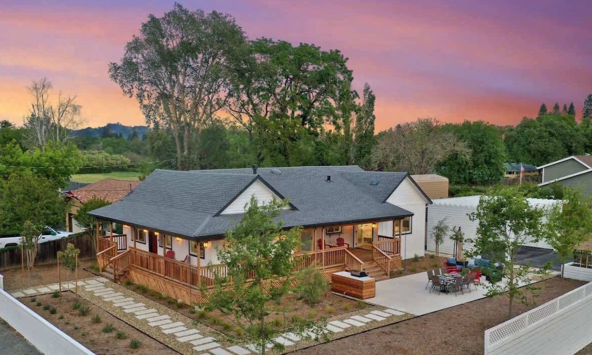 Healdsburg House | Vineyard Vue - Wine Tastings Included