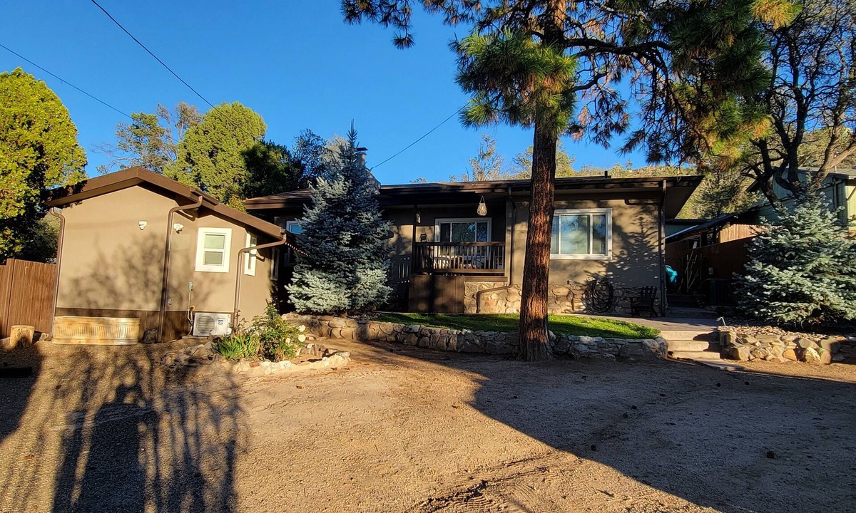 Prescott Heights House | Vintage Charm, Modern Comfort & Private Casita. Near Downtown Prescott.