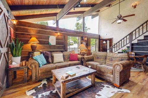 Sonora House | Walk to Dtwn Sonora! Rustic Creekfront Cabin
