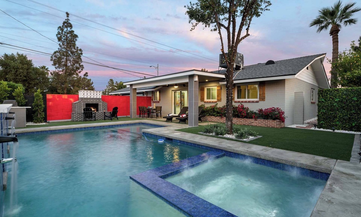 Scottsdale Country Acres House | Walk to Old Town | Pool Hot Tub EV Charger