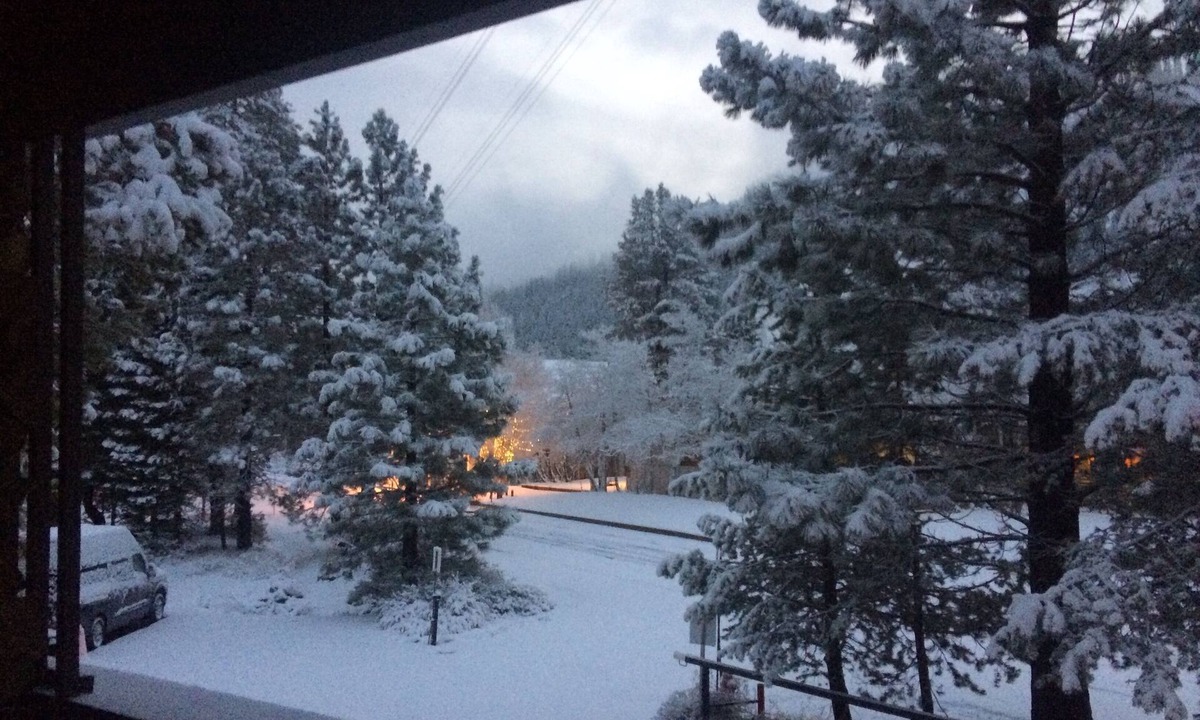 Olympic Valley Condo | Walk to Village! Clean 2BDRM Palisades Tahoe Condo: Hikes, Dining, Wifi