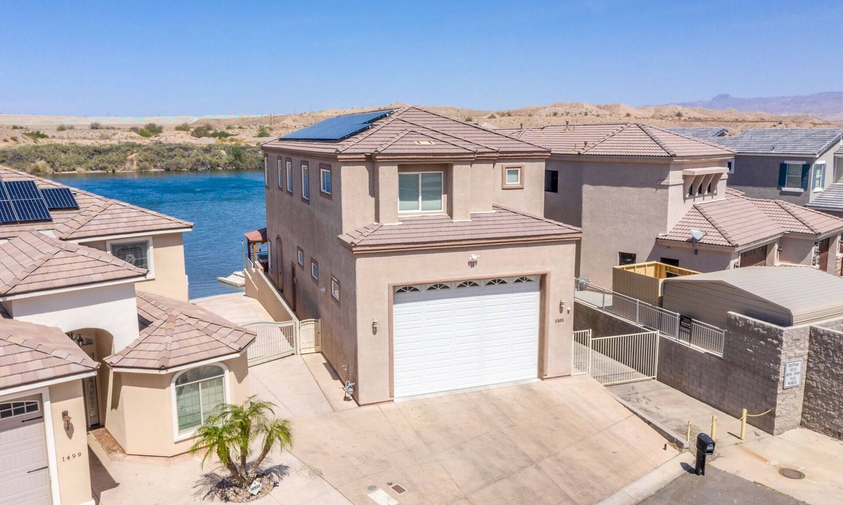 Bullhead City House | Waterfront Luxury with Private Boat Dock, Elevator