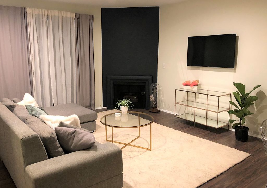Norma Triangle Apartment | WeHo Sunset Strip 2bd+2ba w/ Dual Master Suites + reserved Parking +Balcony