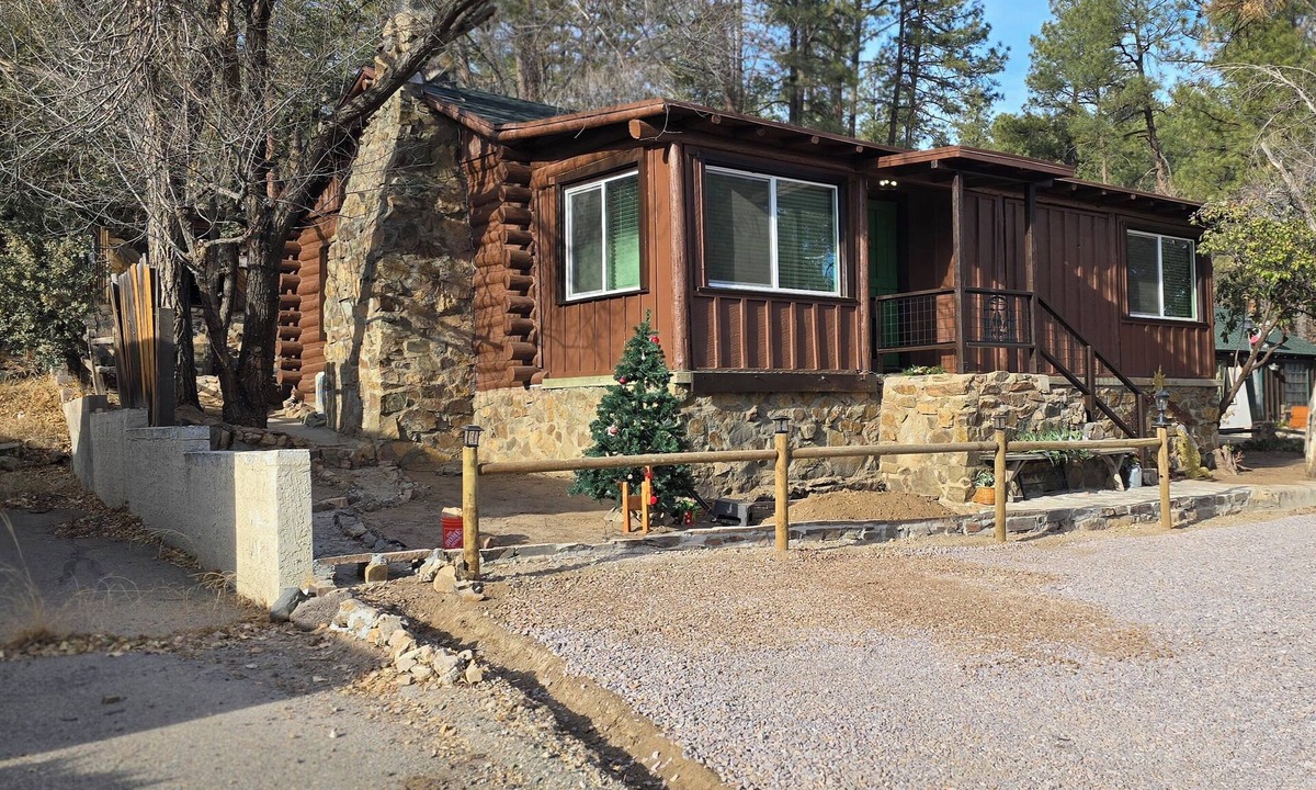 Mountain Club House | Welcome to The Hitching Post — Historic Prescott Retreat