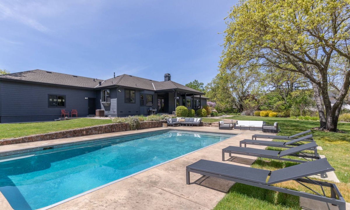 El Verano House | Westside Escape - Perfect Sonoma Escape *30+ Day Rental*