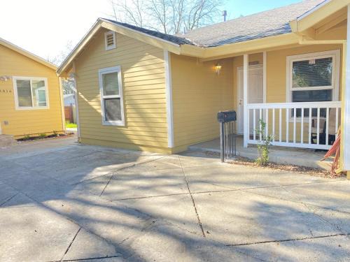 Southeastern Sacramento Hostel | WHOLE Family - Wholestyl