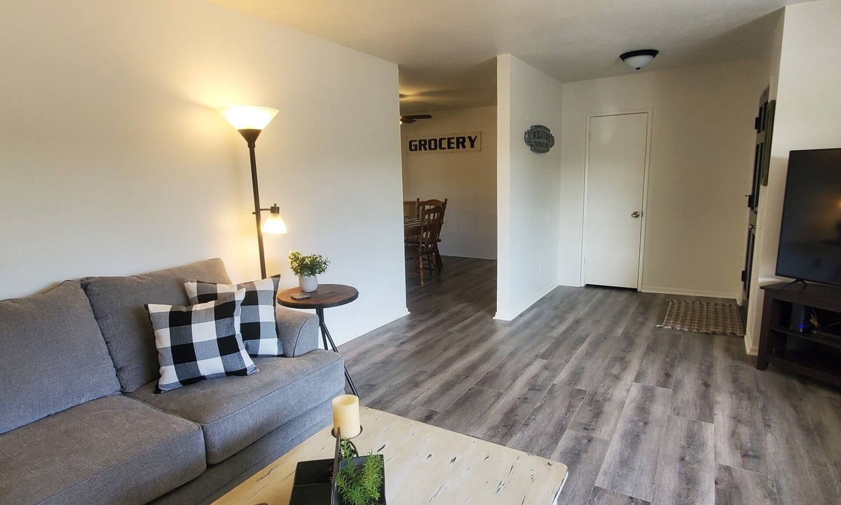 Temecula House | Wine Country Cute & Cozy home in Downtown Murrieta 30 day rental