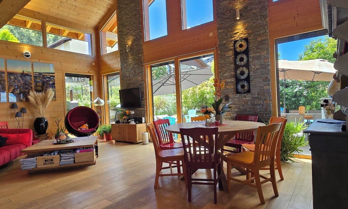 Saint-Cergues House | Wooden house between lake and mountains with indoor pool