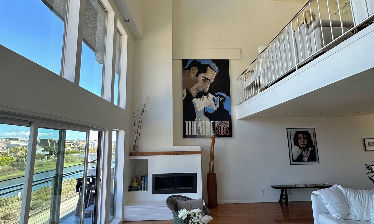Marina Peninsula House | World Cup Soccer and Beach Sanctuary.