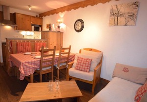 150m from shops, 2nd floor, balcony, tv, ski locker, 35m², Les Menuires